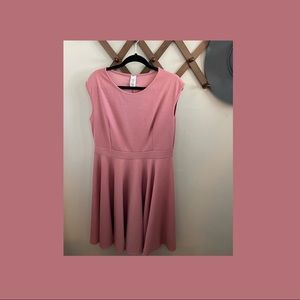 Mauve/pink flowy plus size dress.